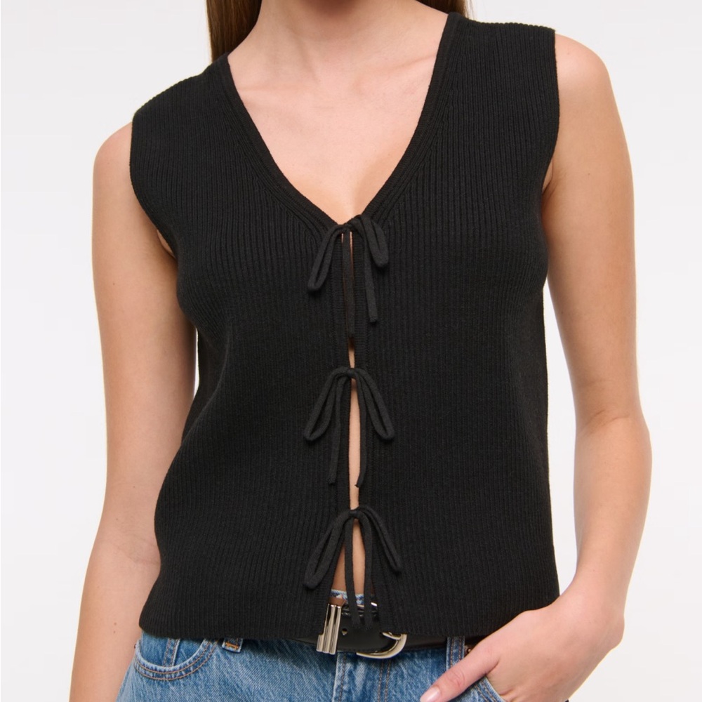 Abercrombie tie front vneck sweater vest